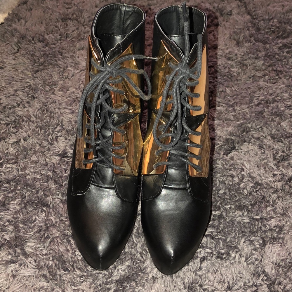 💰💰Privileged ankle booties💰💰